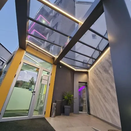 Garni View & 3* Ni